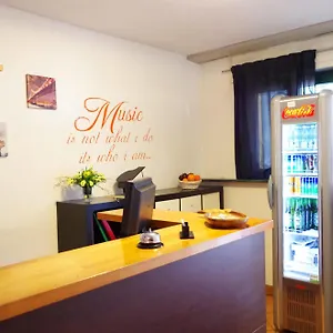 Frühstückspension Music