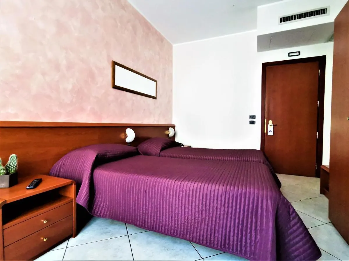 Hotel Venini Milan 3*,