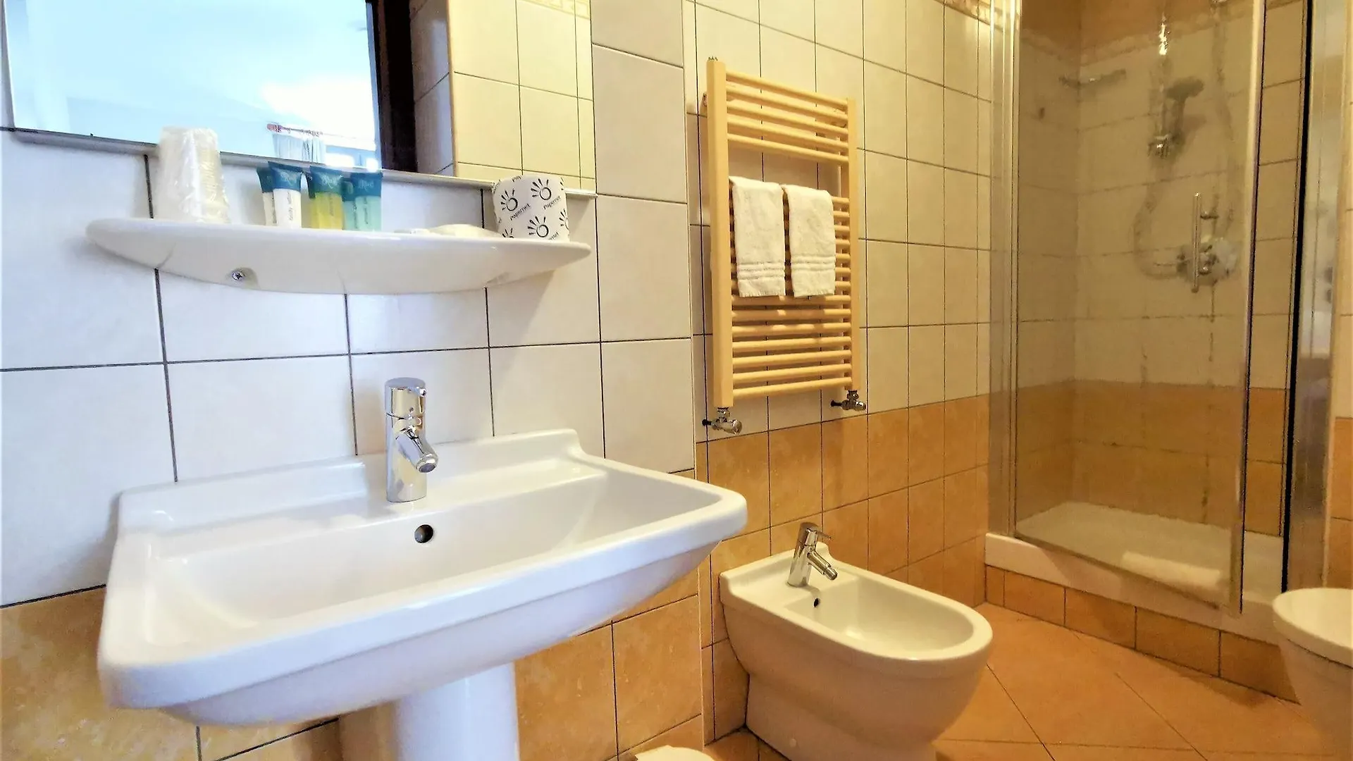 Hotel Venini Milan 3*,  Italy