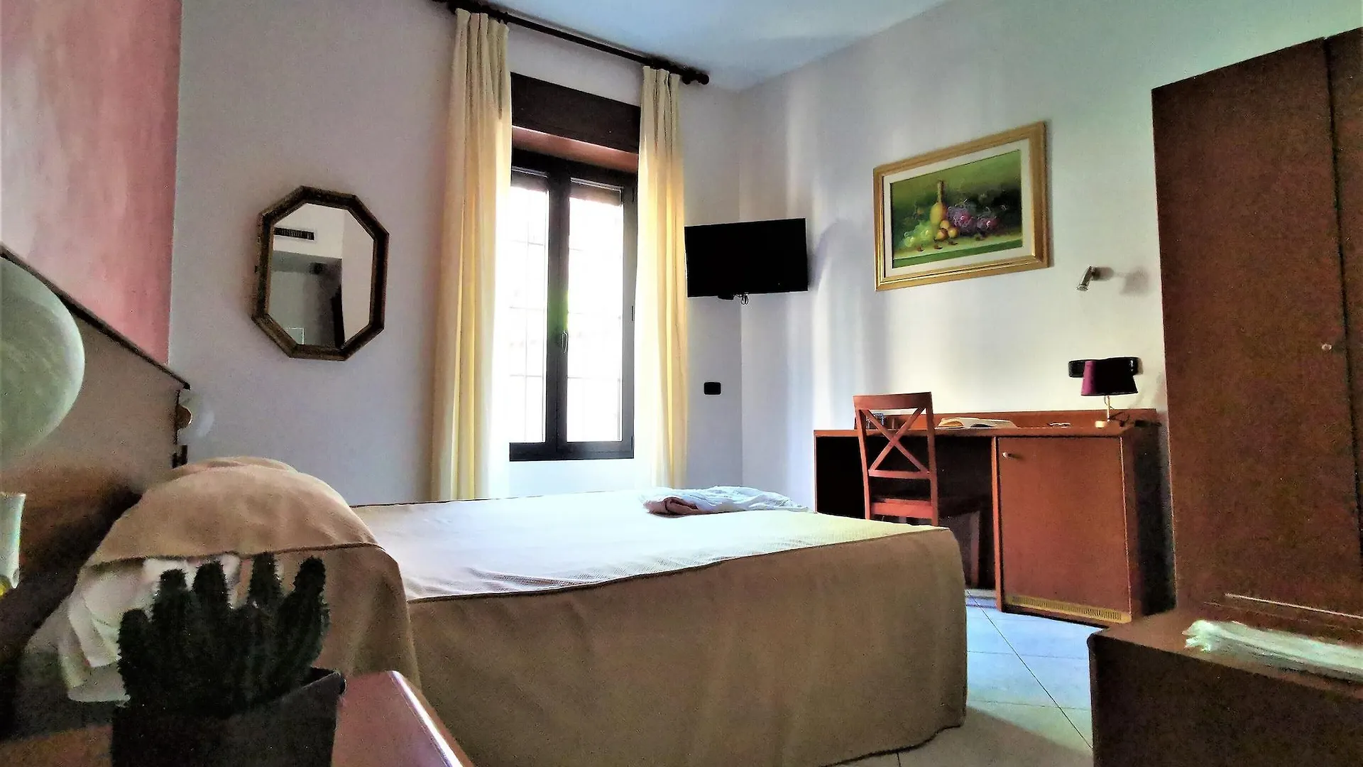 Hotel Venini Milan 3*,  Italy